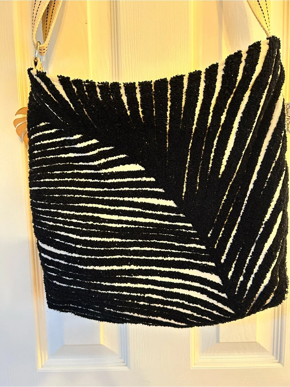 NWOT Monstera Cross Body Hobo Bag with Adjustable Straps